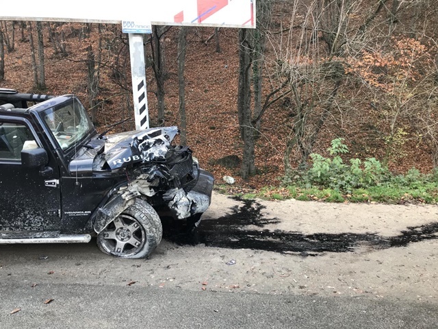 Авария джип в столб